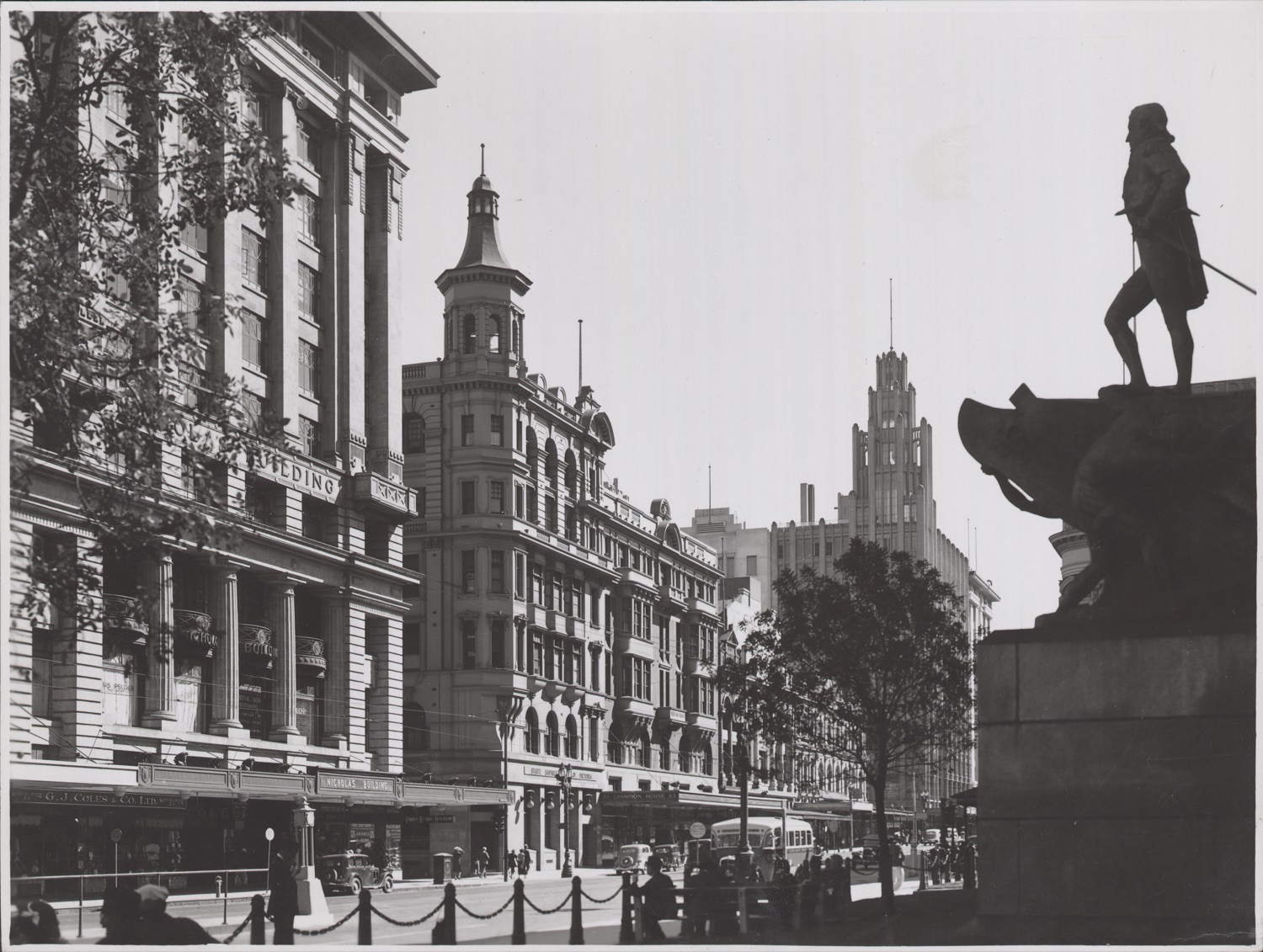 Anon - between 1946 and 1954 - Swanston Street looking north west, Melbourne, Victoria - H2014.10208